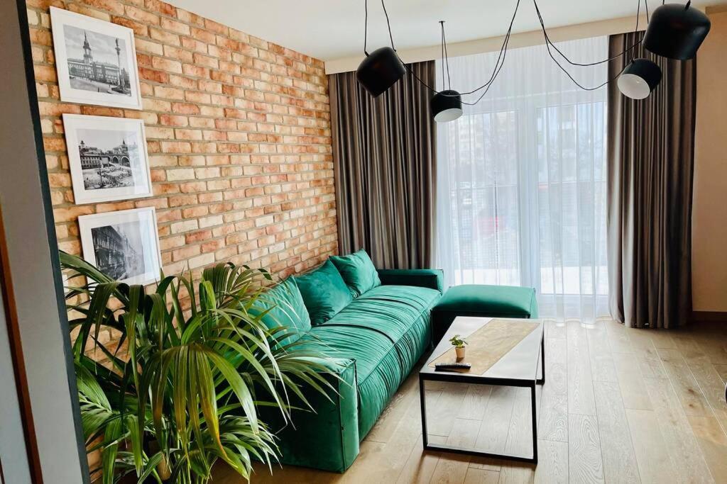 ורשה Loftowy Apartament Bohema Old Praga-North מראה חיצוני תמונה
