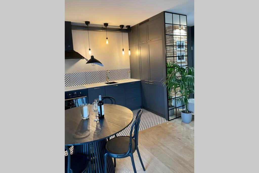 ורשה Loftowy Apartament Bohema Old Praga-North מראה חיצוני תמונה