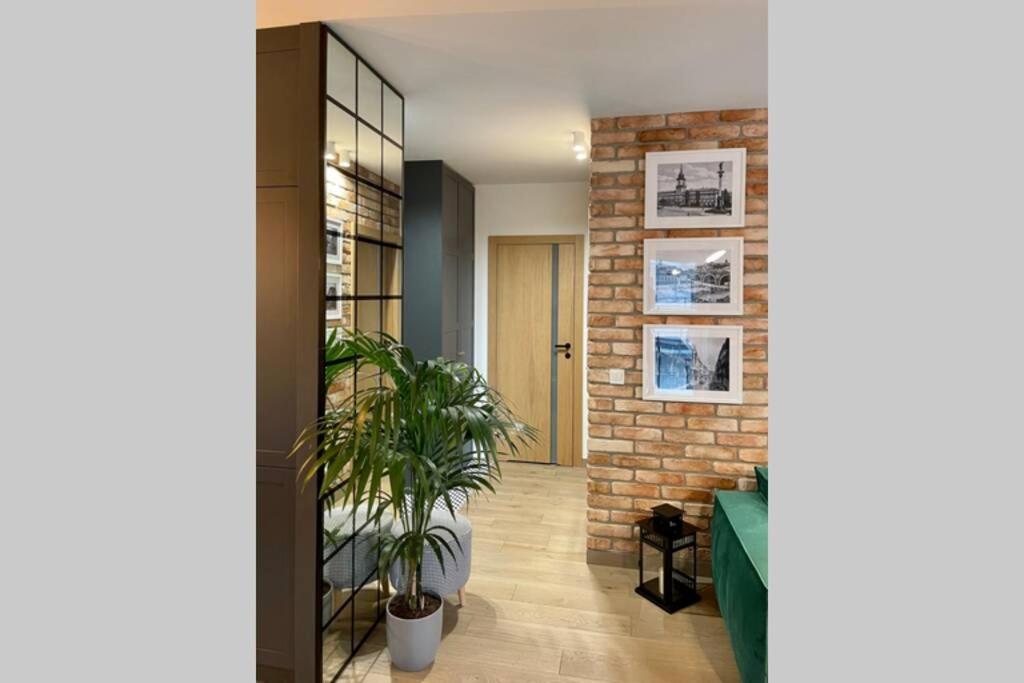 ורשה Loftowy Apartament Bohema Old Praga-North מראה חיצוני תמונה